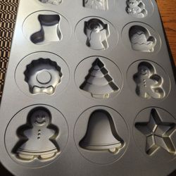 NEW WILTON FOOD NETWORK 12 DIFFERENT DESIGNS NON STICK COOKIE SHEET