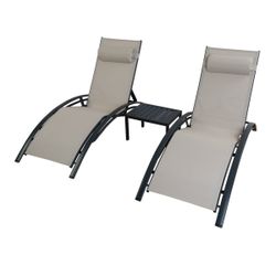 Brand new Lounge chairs with mini table