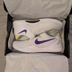  Kobe 8, Size 11, DS, MUST GO