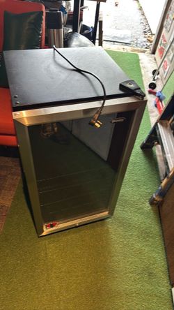 Mini fridge