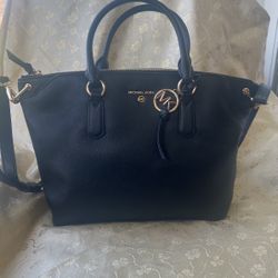 Michael Kors Leather Tote Bag For Women Black Color Excellent Condition 