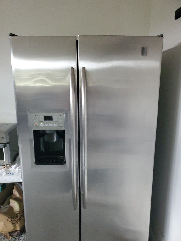 GE Refrigerator