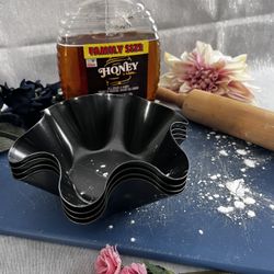 Set of 4 Nonstick Wavy Baking Pans 🌊 Fluted Cake Molds