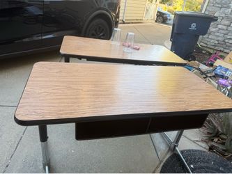 2 Free school tables