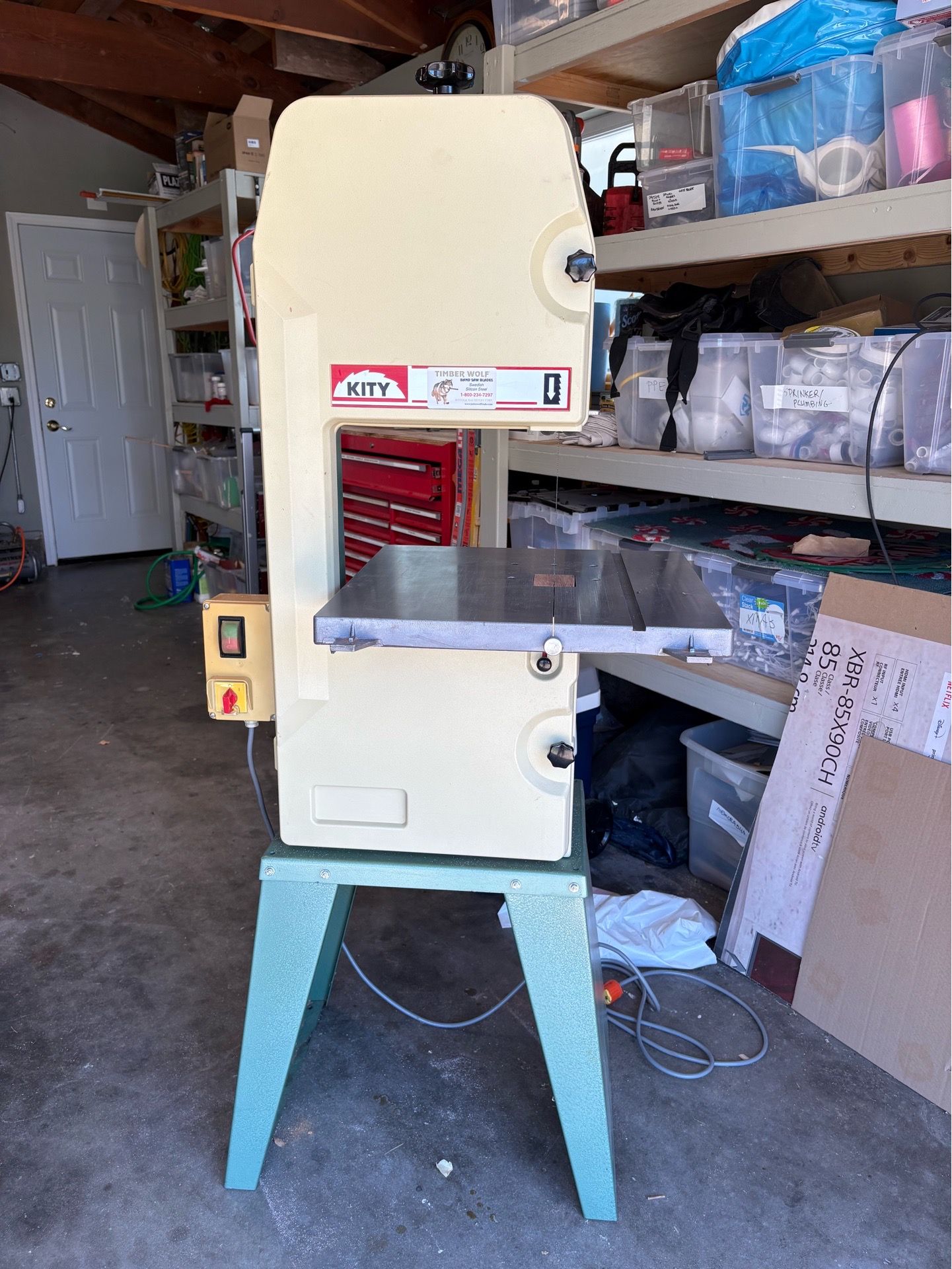 Wood band saw (bandsaw)