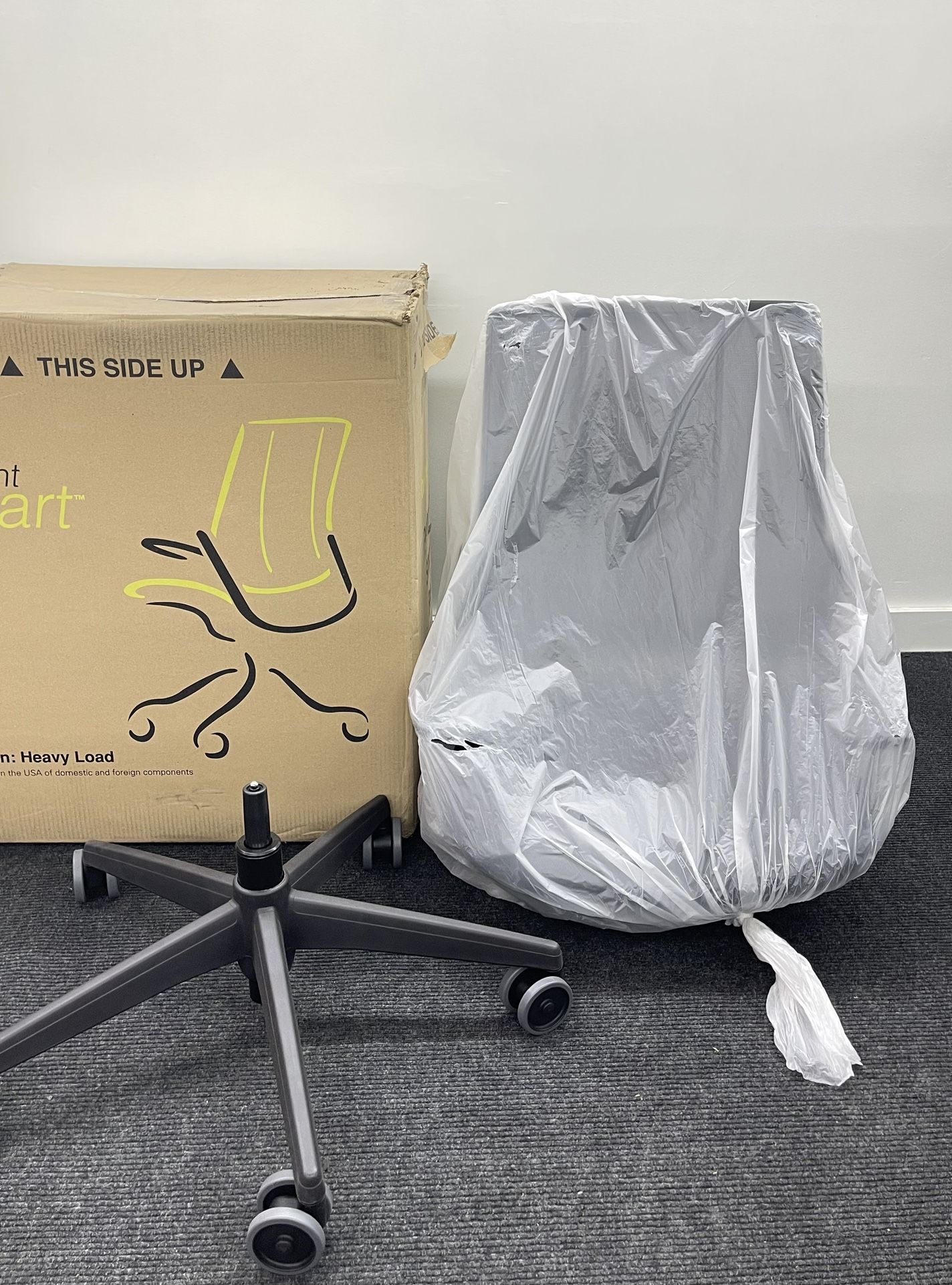 🔥BRAND NEW HUMANSCALE DIFFRIENT SMART CHAIR!🔥 ADJUSTABLE ARMS & SEAT DEPTH FUNCTION!🔥