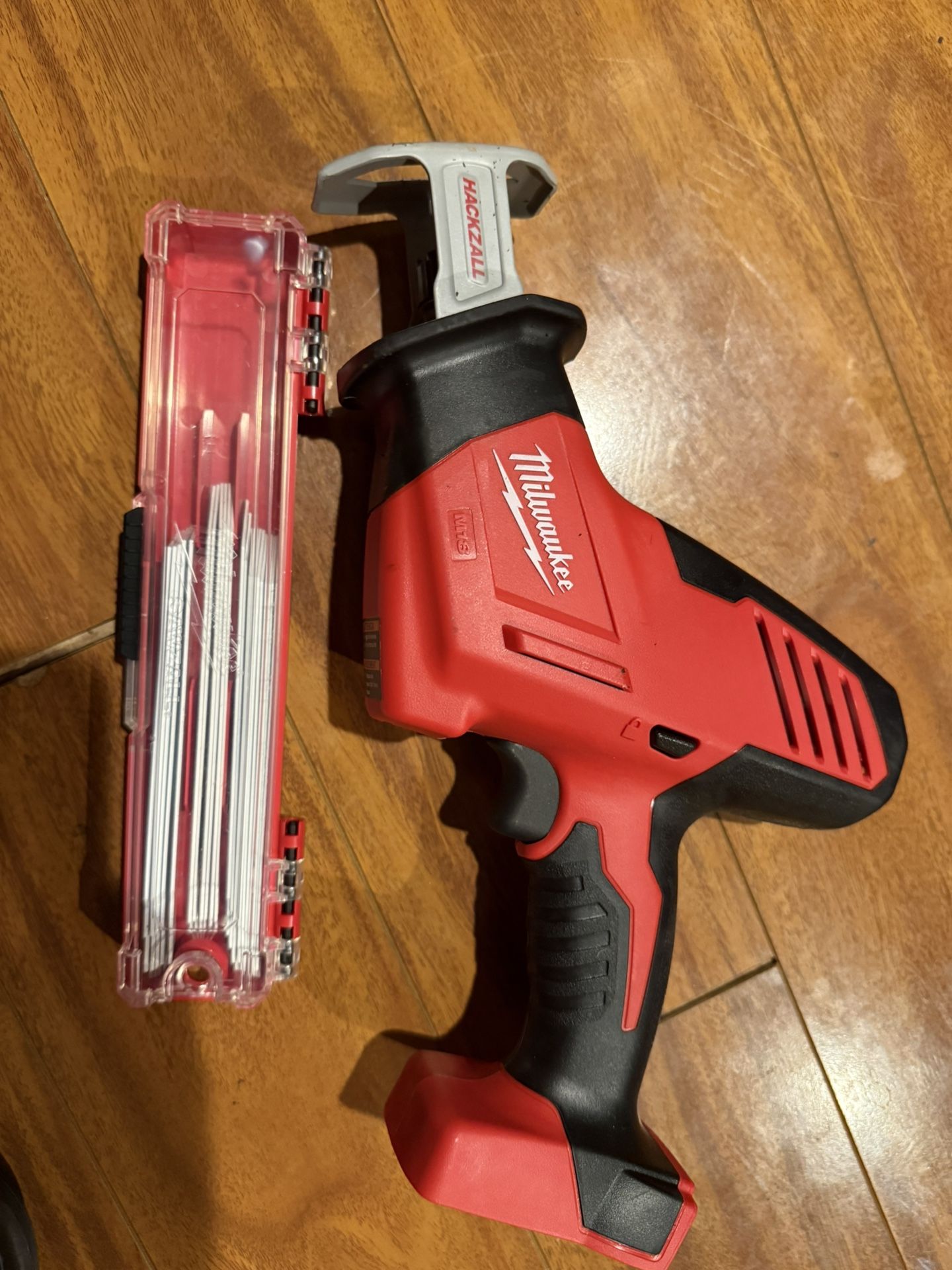 Milwaukee M12 Hackzall