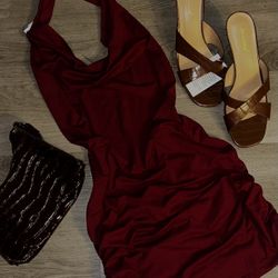 Red Maroon Halter BodyCon Dress🤩 Heels And Purse Are Available For Sale
