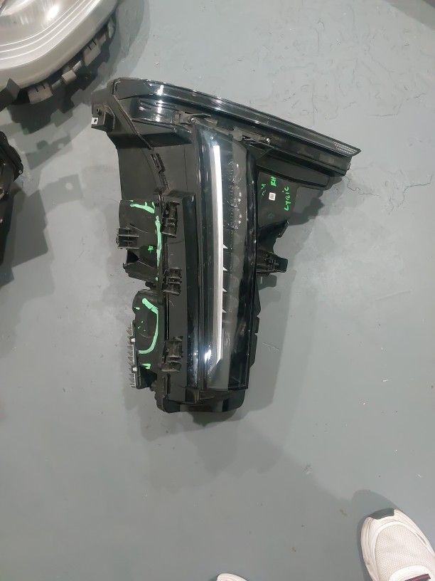 2024 Cadillac Lyrics RIGHT HEADLIGHT