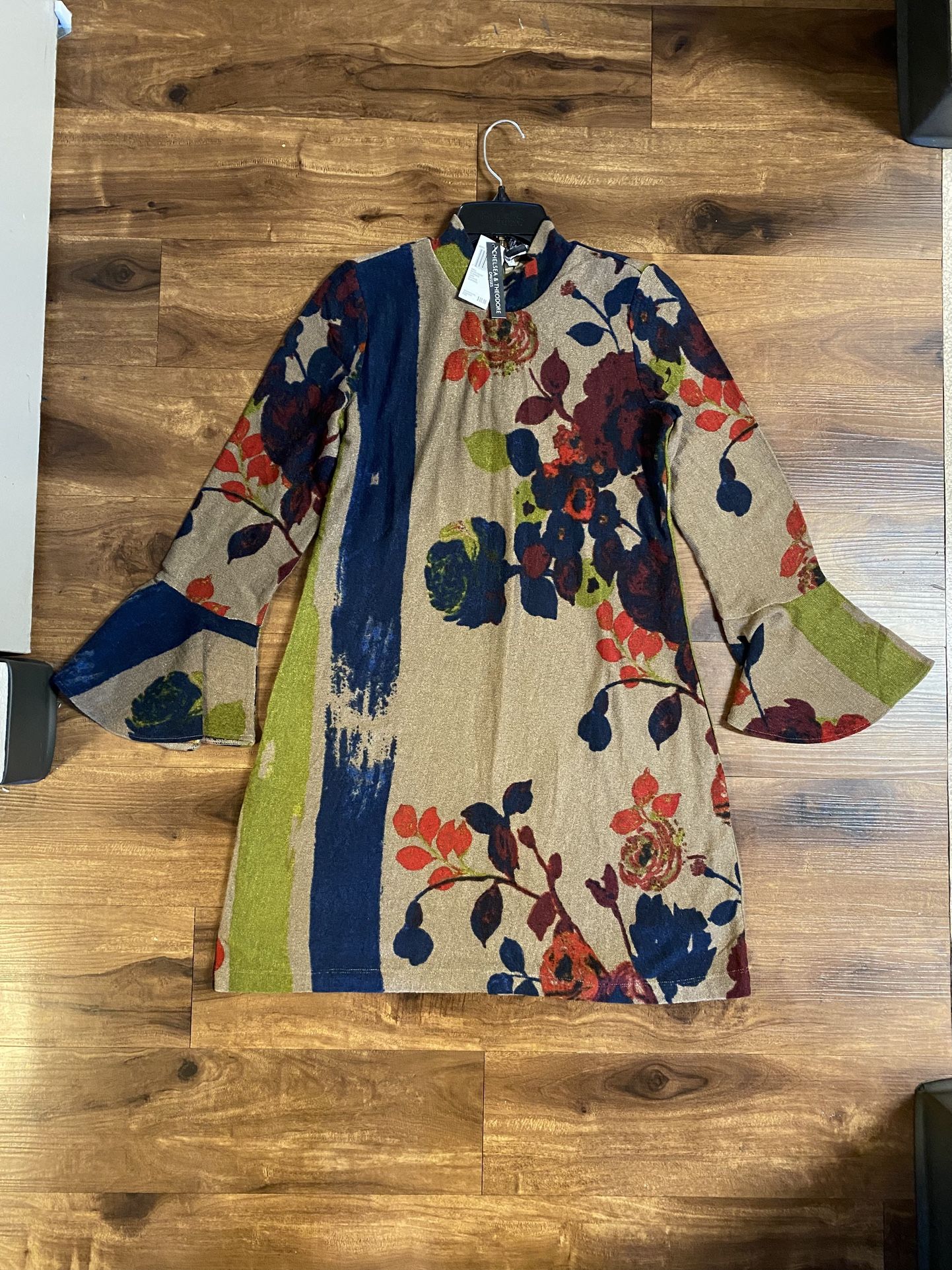 Brand new woman’s Chelsea and Theodore brand Brown Sweater Dress Up For Sale