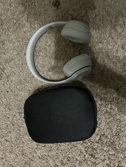 Beats Solo Wireless Headphones with Case