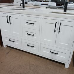 60in Bathroom Vanity With Quartz Top And Sinks Included 