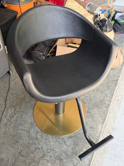Black Faux Leather Salon Styling Chair