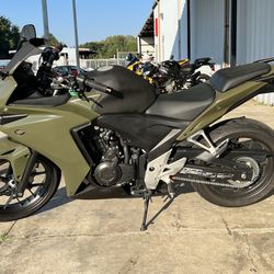 2015 Cbr500r With Low Milage And Lots Of New Parts