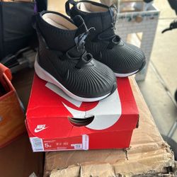 Nike Toddler Boots 5c