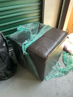 Foot stool/storage