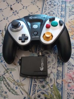 Pelican Wireless GameCube Controller With Transmitter