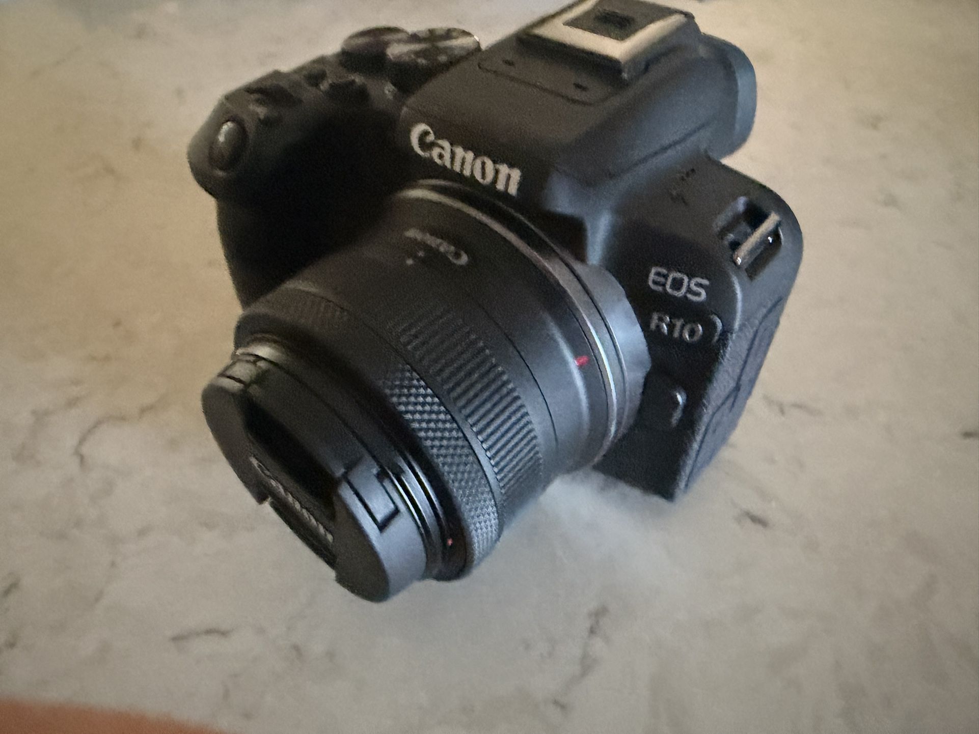 Canon EOS R10 Mirrorless Camera With 18-45mm Lens
