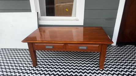 Coffee table with lift top