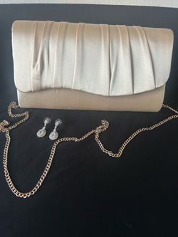 Satin gold clutch with earrings
