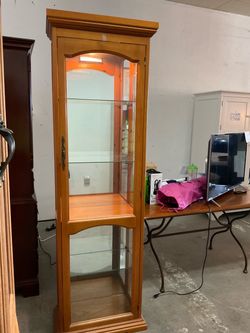 Gorgeous lighted curio display