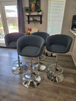 4 Barstools