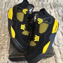Jordan 4 Thunder Size 13 100% Authentic 