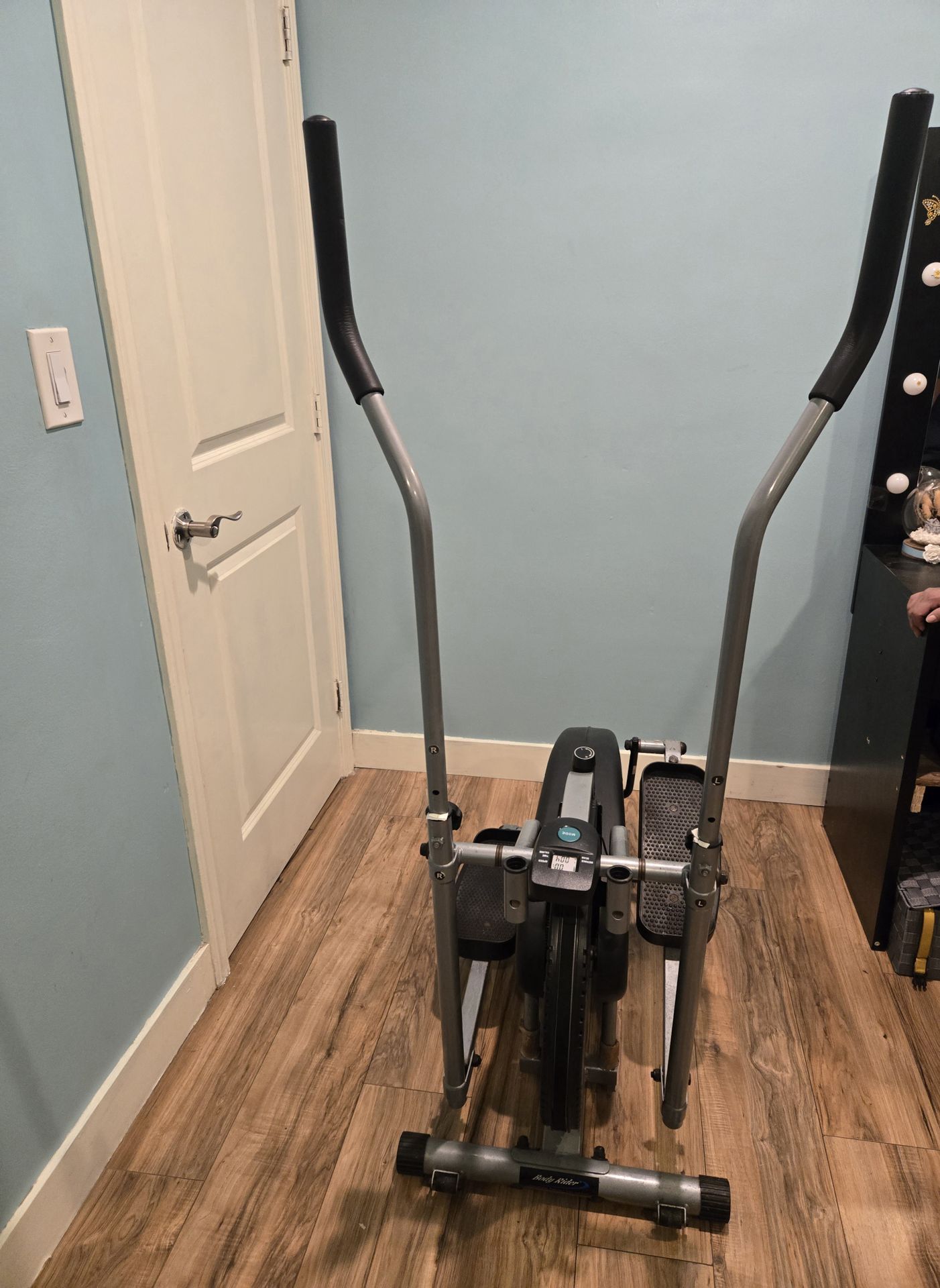 Body rider elliptical machine