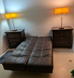 Muebles para un dormitorio  y/ o  sala