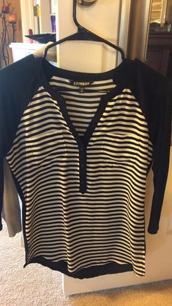 Express shirt size small. Good condition.