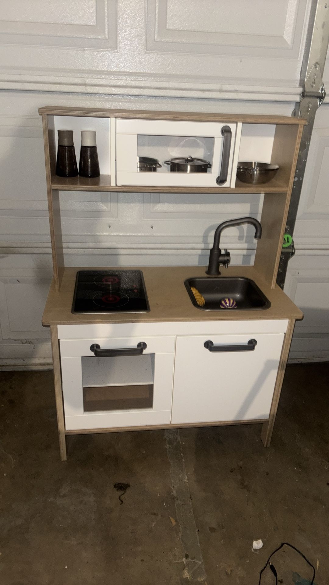 Play kitchen