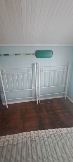 Twin head boards