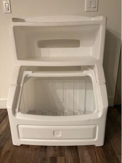 Toy box
