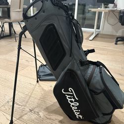 2025 Titleist Hybrid 5 Stand Carry Bag