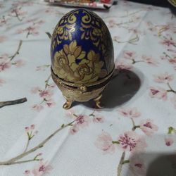 Vintage Royal Egg Holder