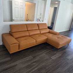 New 110.5x68 luxury leather sectional couch / free delivery