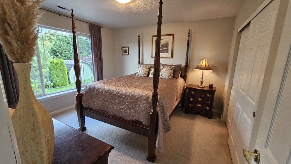 Queen Size Bedroom Set