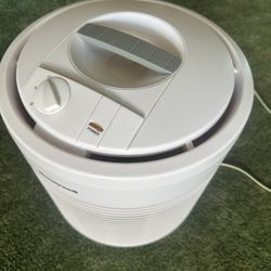 Honeywell Hepa Air Cleaner /Purifier,14”tall X 12 1/2” Wide , Works Great! 