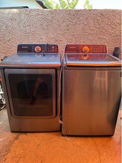 Samsung washer and GAS dryer set