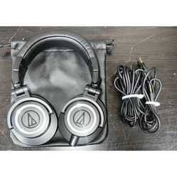 (Great CONDITION) Audio-Technica ATH-M50X Professional On The Ear Headphones