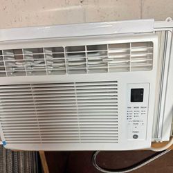 GE Window AC Unit 6000 btu practically new used 3 months, freezing cold