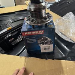 Wheel bearing & hub 2005 highlander