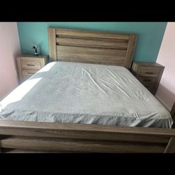 Modern Bedroom Set – King – 5pc – Excellent Condition