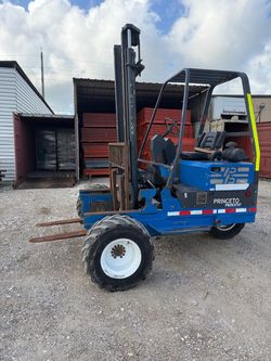 2010 Princeton 5,000 lbs capacity forklift