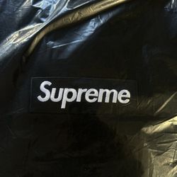 Supreme box logo