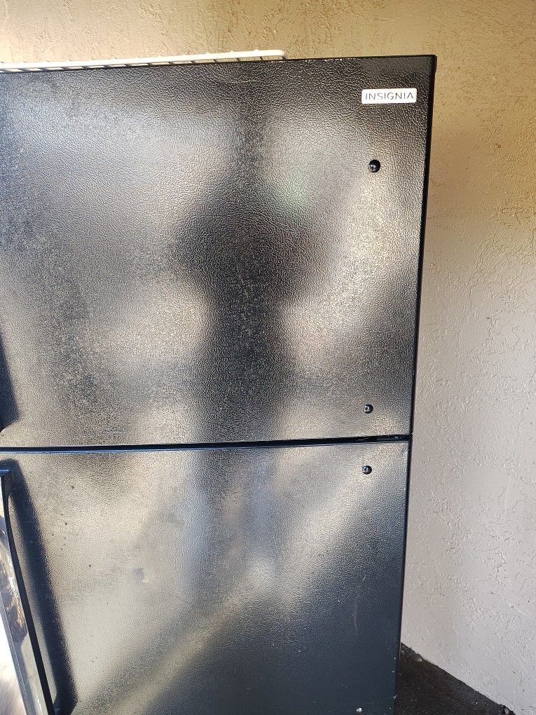 Insignia Refrigerator