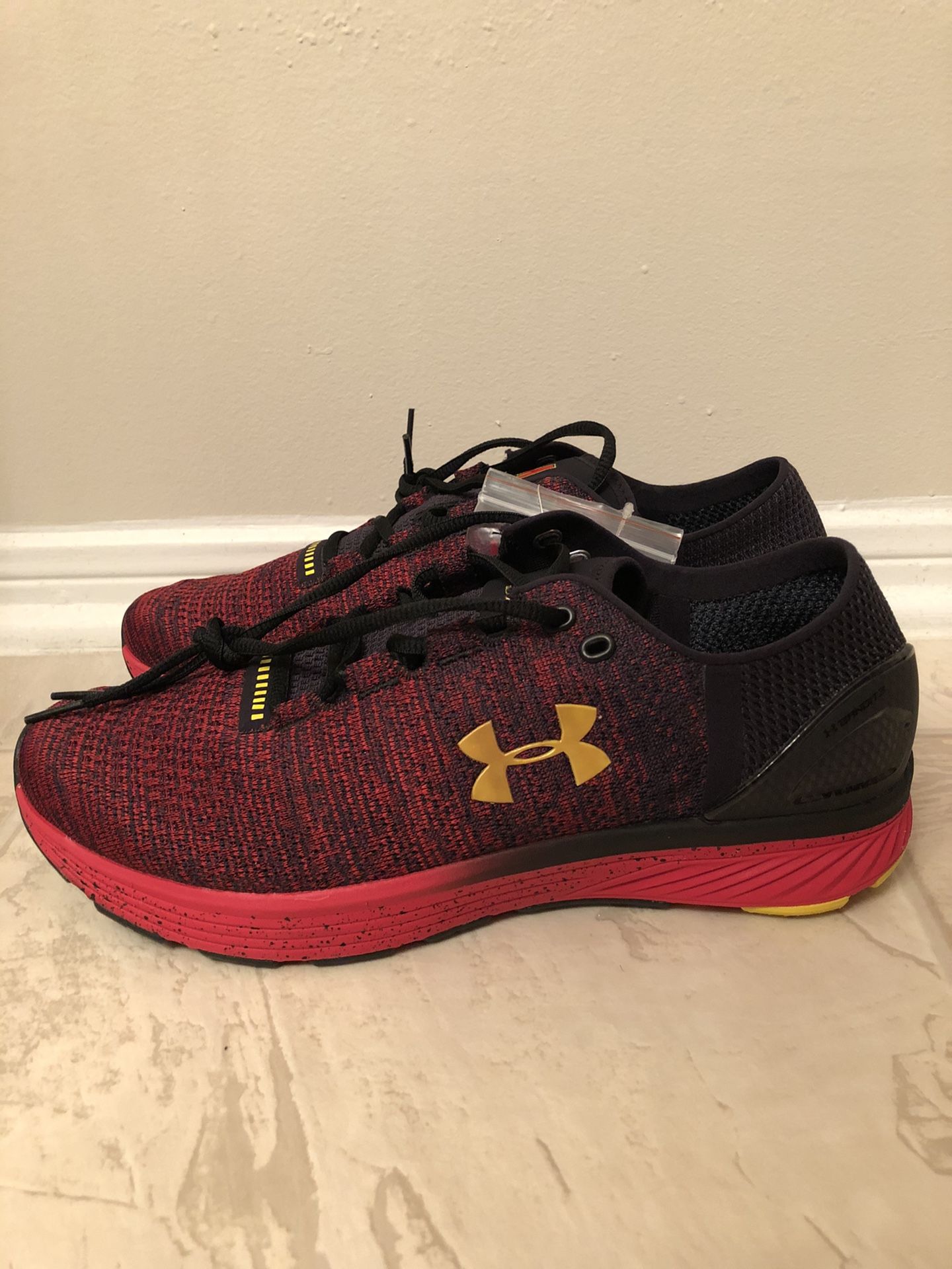 Under Armour Team Bandit 3 MARYLAND Men’s 9.5 Running Shoe 3020024-001 New