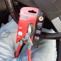 Corona xseries branch and stem pruner