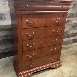 Stunning European All Maple Hardwood 6-Pull Chest of Drawers