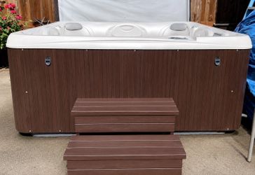 Hot Spot Relay Hot Tub – Excellent Condition